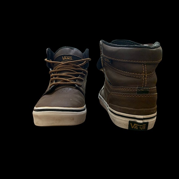 Youth Brown Leather Vans. Size 4.5. Two Tone Round Shoelaces. - Picture 2 of 5